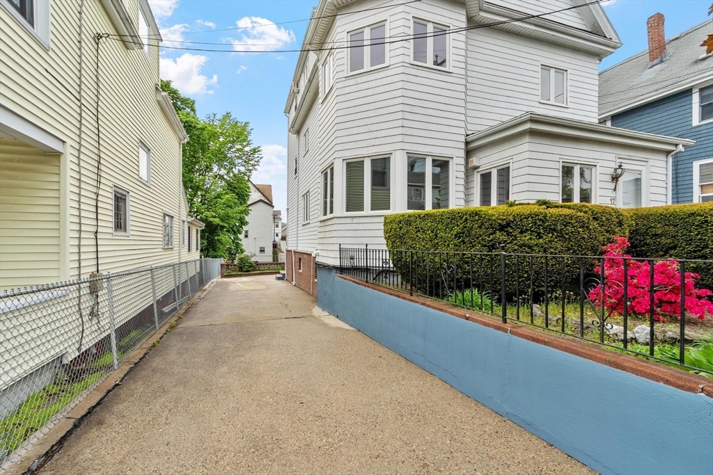 17 Tufts Avenue Property Photo 32