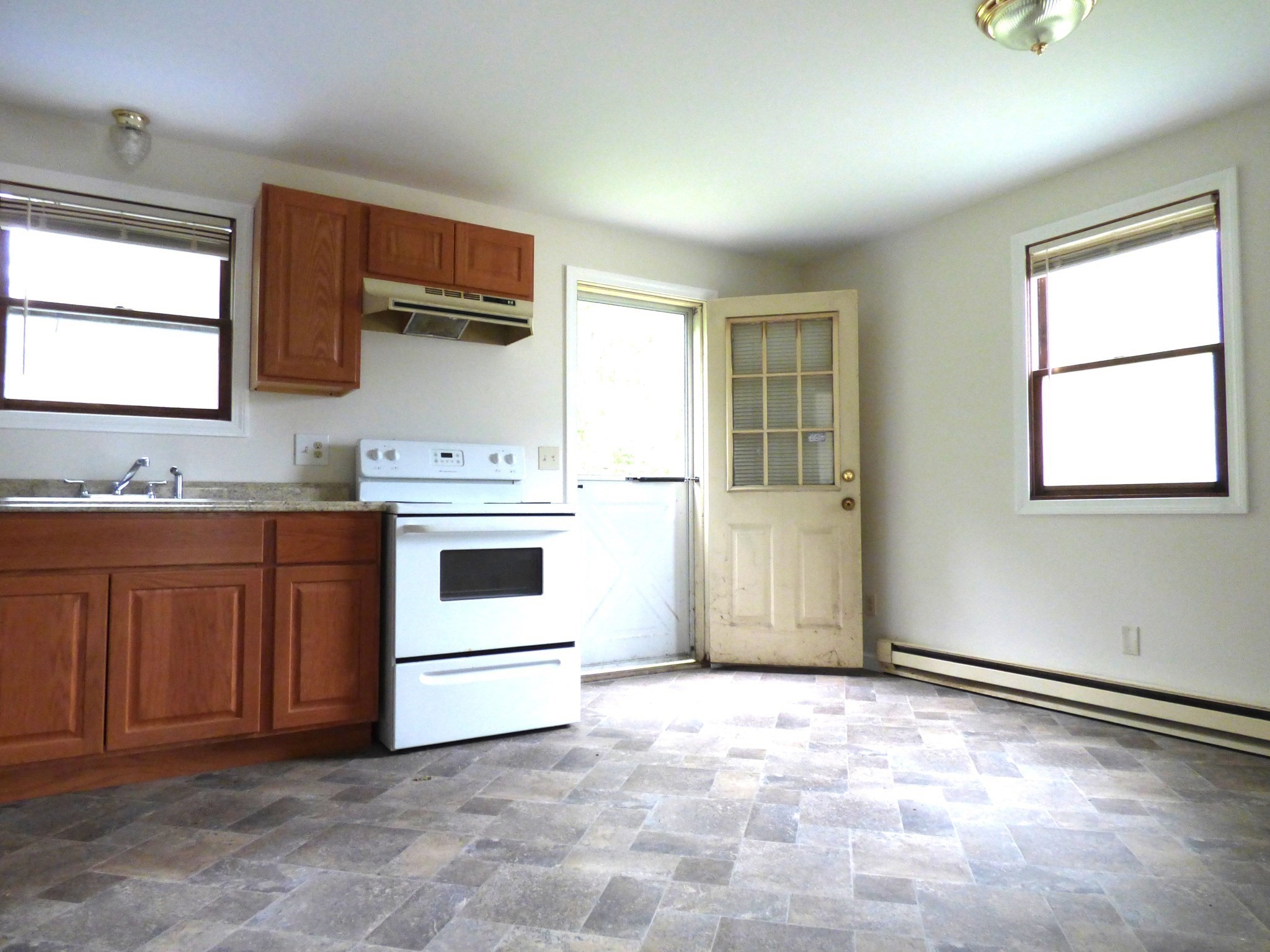 26-28 Daniel St Property Photo 6