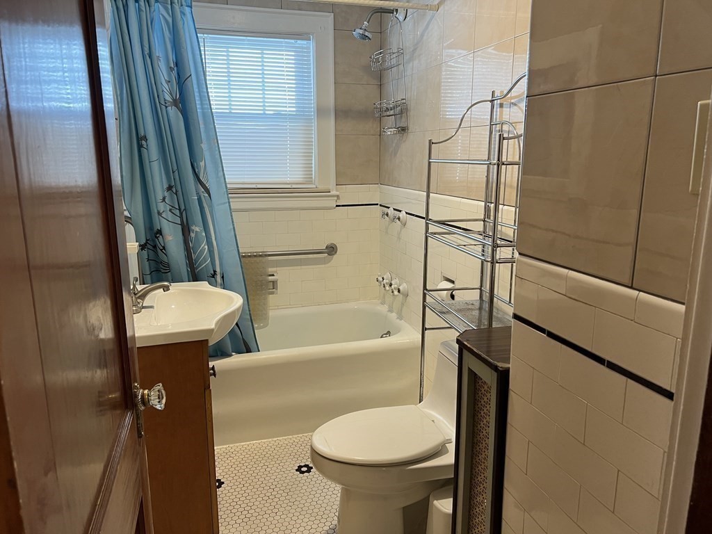 277 Lexington Street Property Photo 12