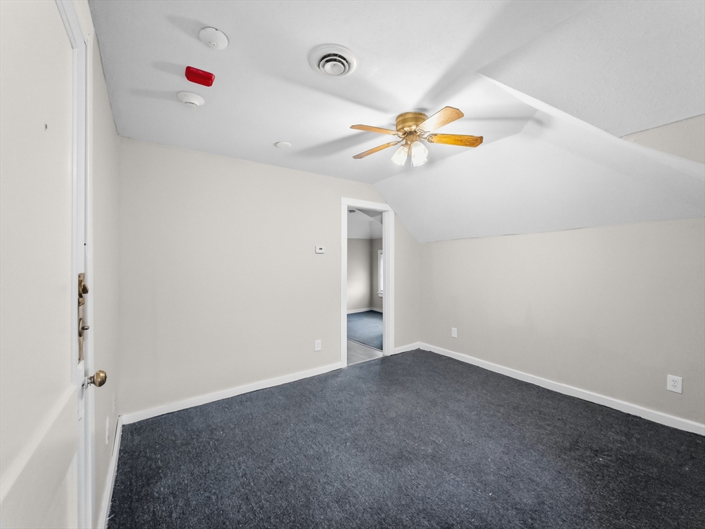 286 Pine St # 3r Property Photo 2