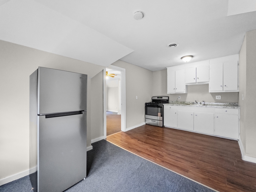 286 Pine St # 3r Property Photo 3