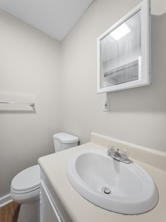 286 Pine St # 3r Property Photo 6