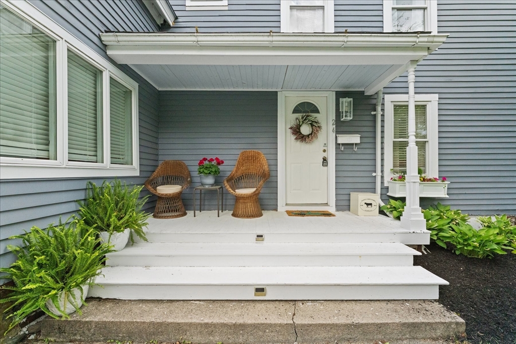 24 Cedar St Property Photo 2