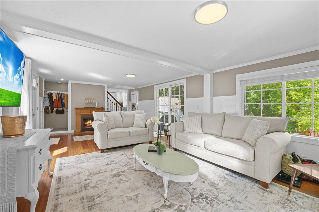 24 Cedar St Property Photo 6