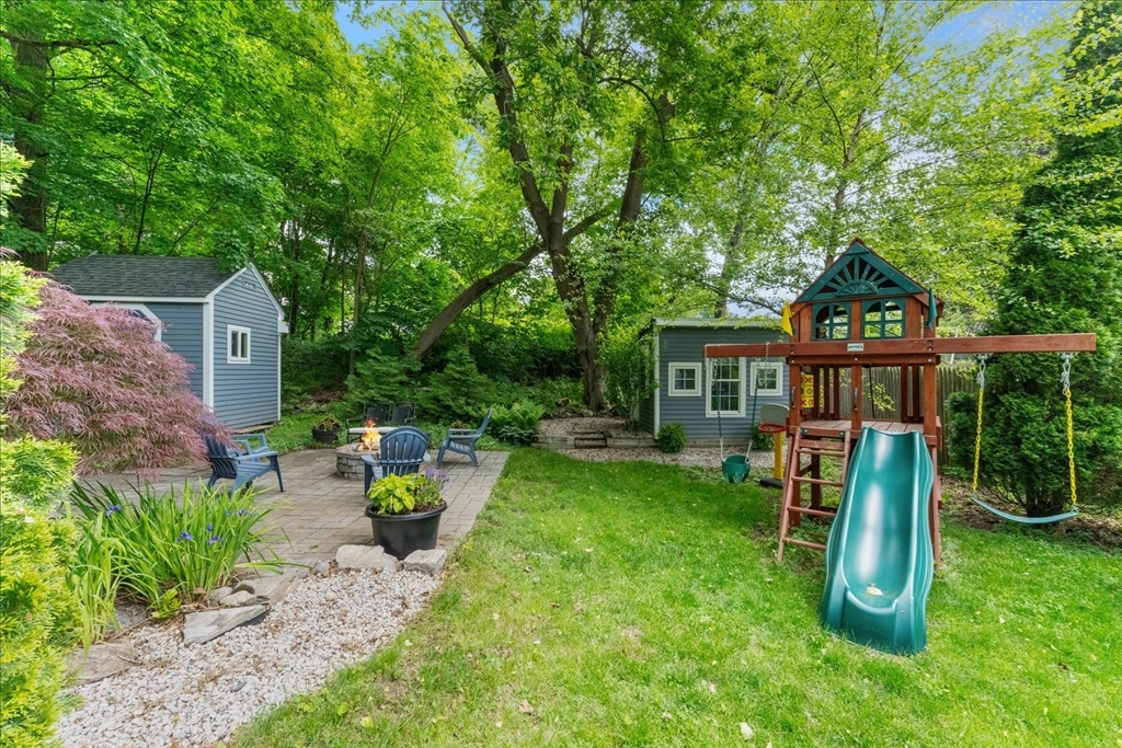 24 Cedar St Property Photo 29