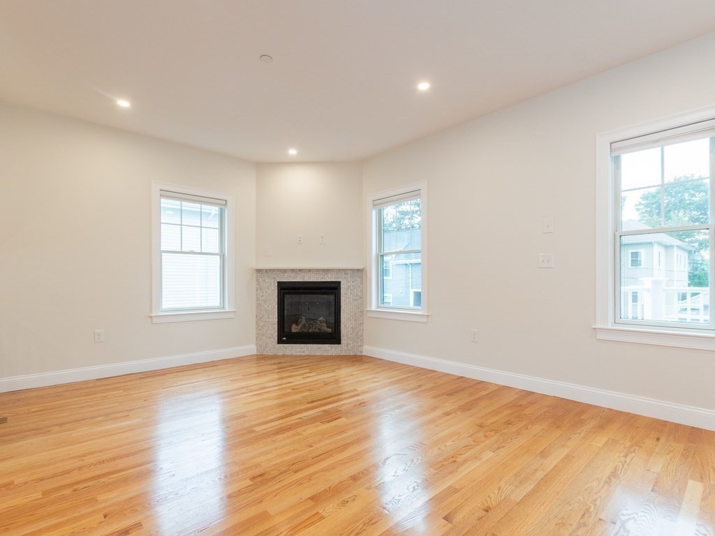 210 Adams # 3 Property Photo 8
