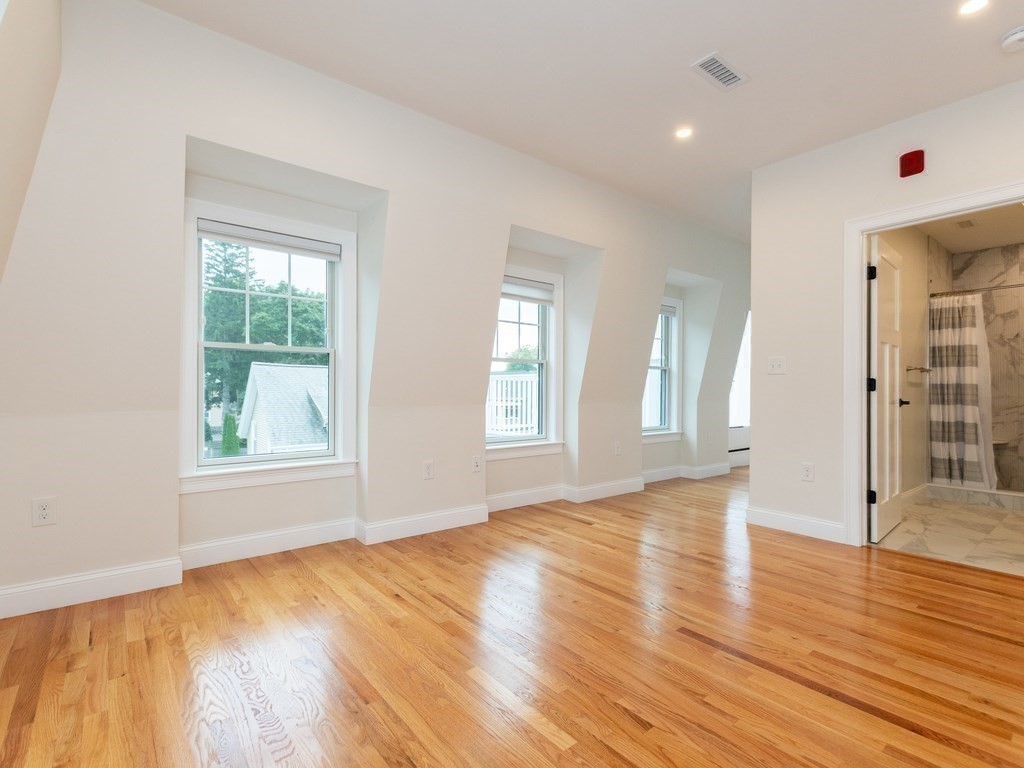 210 Adams # 3 Property Photo 11