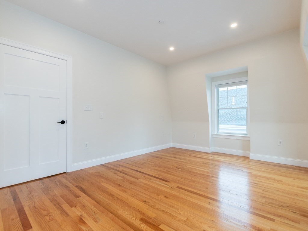 210 Adams # 3 Property Photo 12