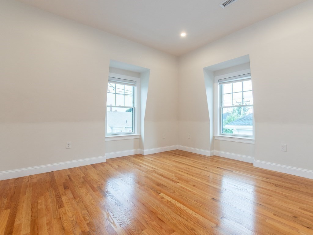 210 Adams # 3 Property Photo 23