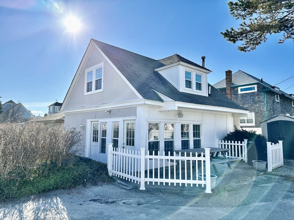 97a Beach Ave Winter Only Property Photo 1