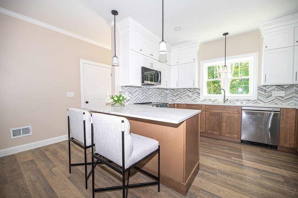 28 Meadowview Lane # A Property Photo 3