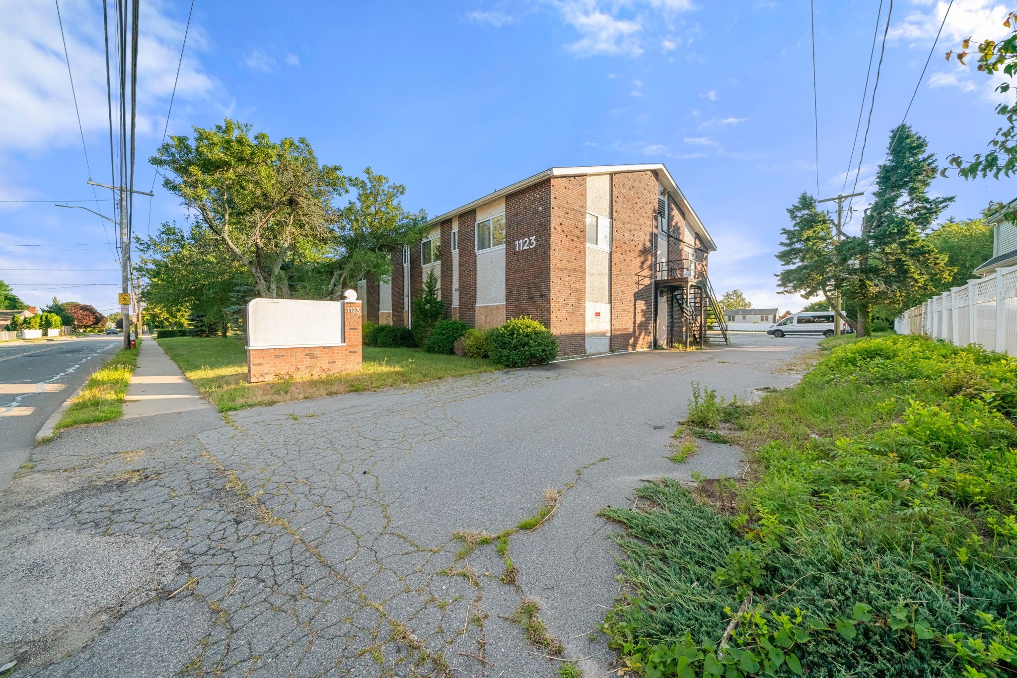 1123 Rockdale Ave Property Photo 4