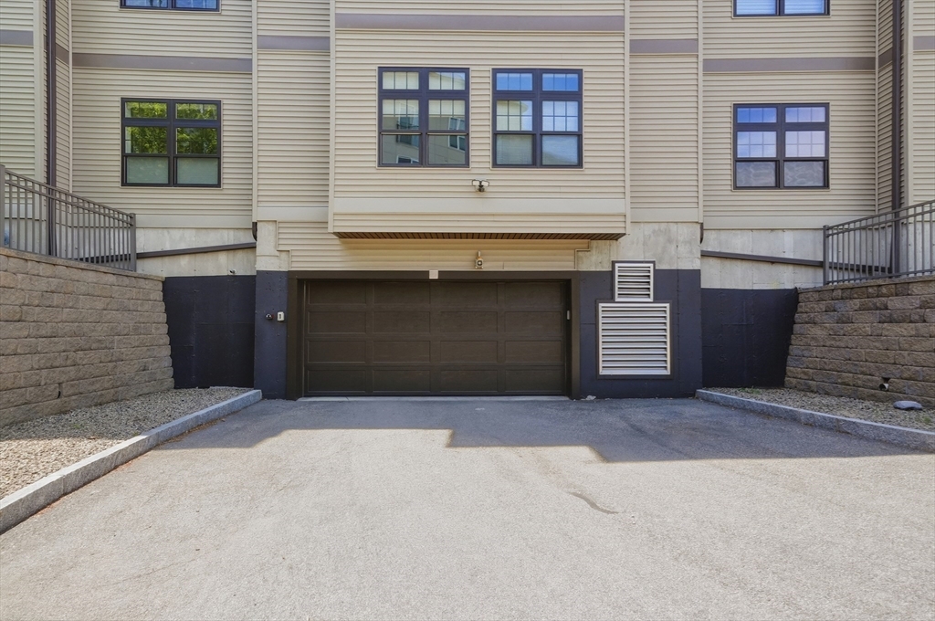 11 Executive Drive # 113 Property Photo 31