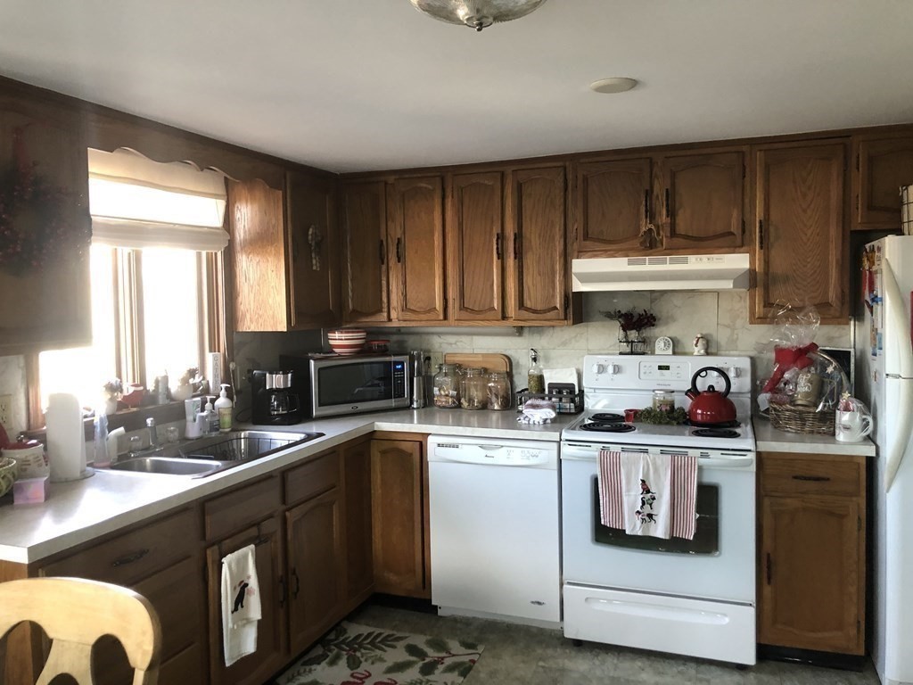 8-10 Pleasant Street Property Photo 7