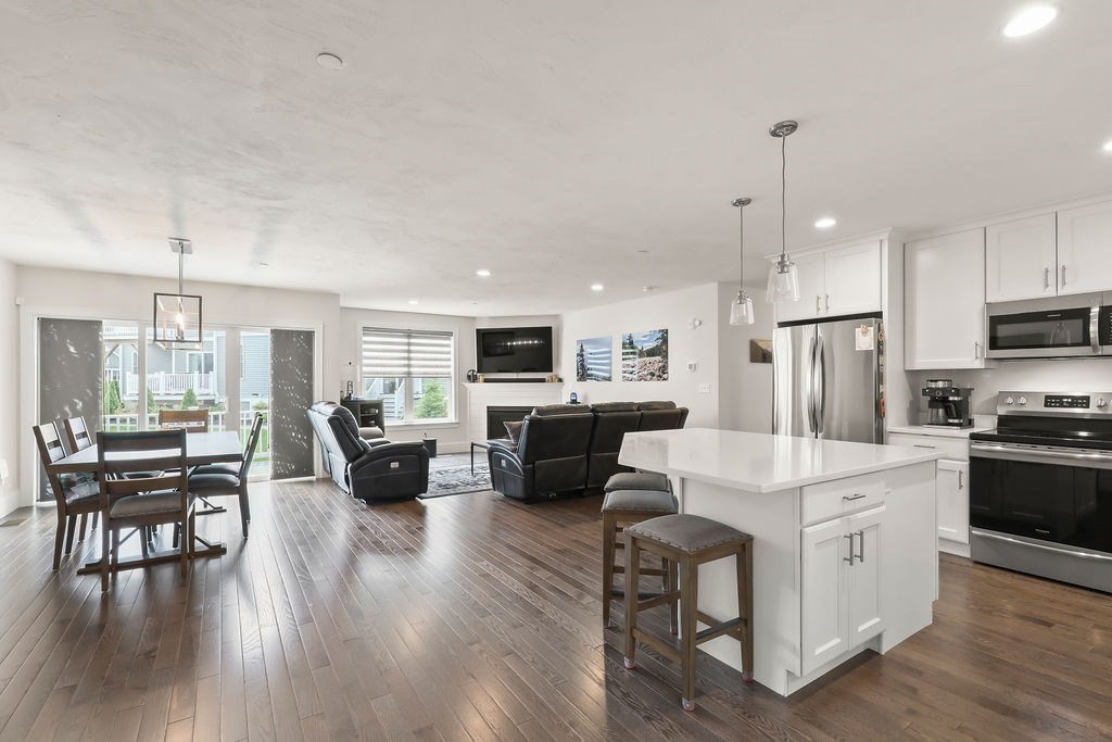 90 Lebaron Boulevard # 7 Property Photo 6