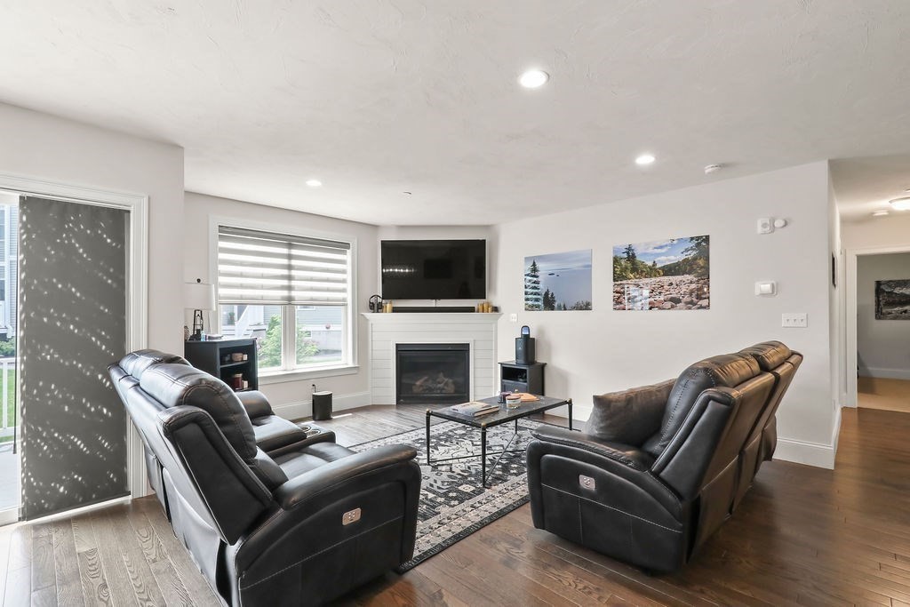 90 Lebaron Boulevard # 7 Property Photo 7