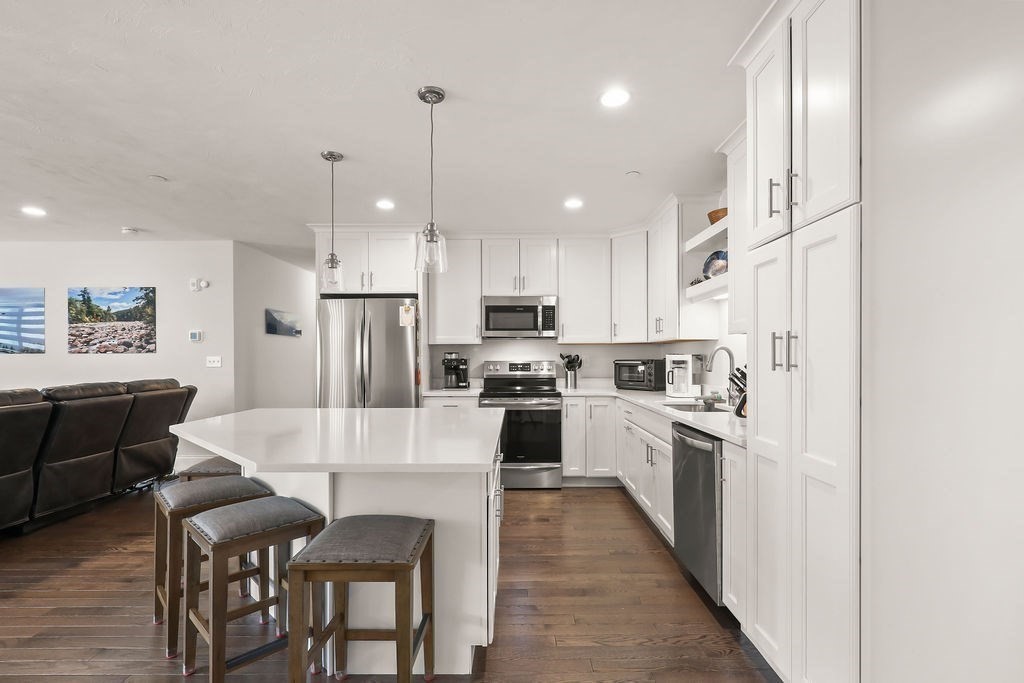 90 Lebaron Boulevard # 7 Property Photo 10