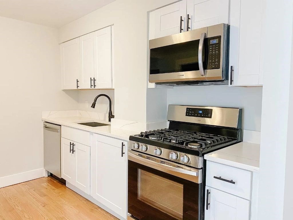 13 Margaret Street # 3 Property Photo 1