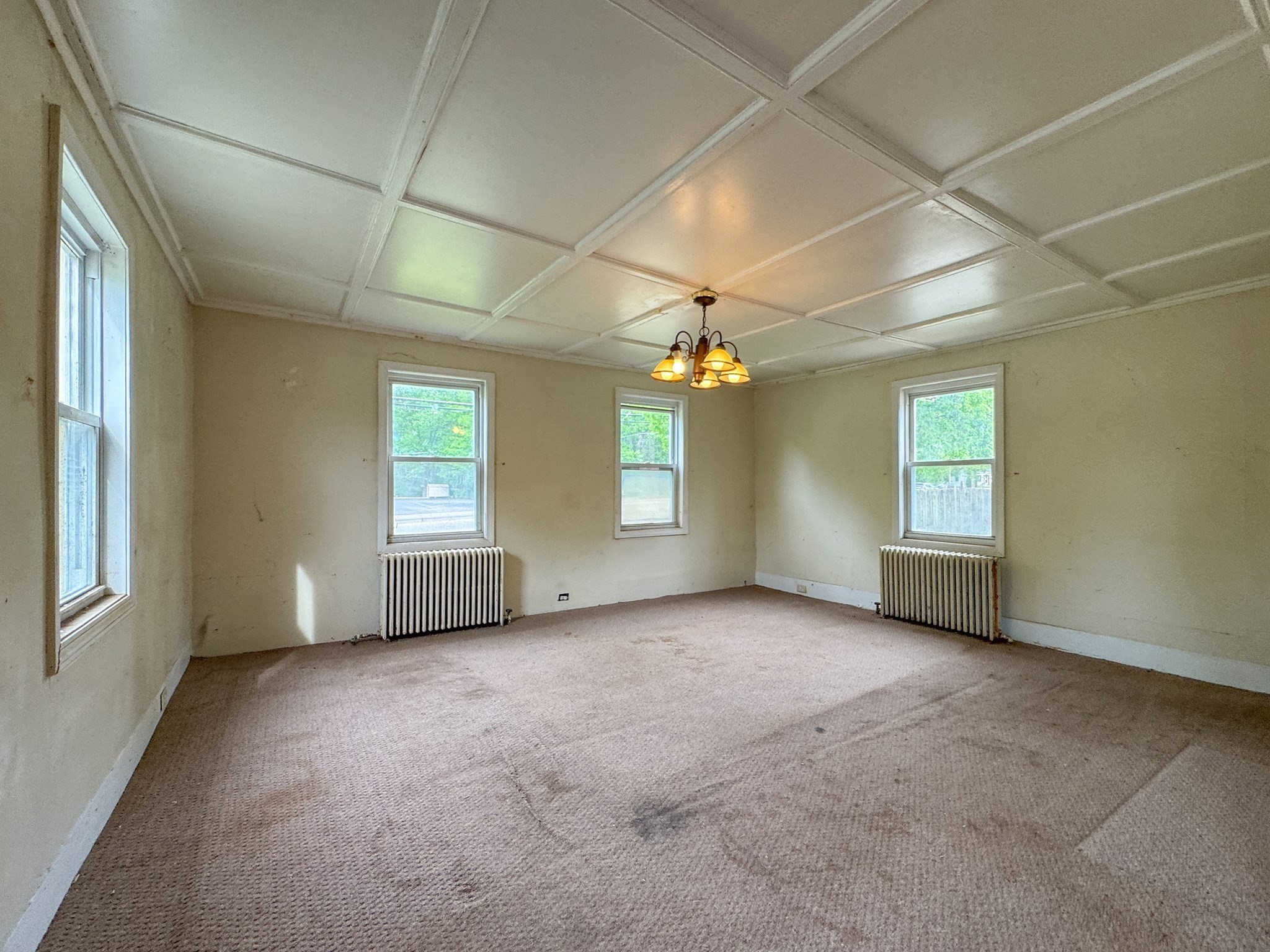 484 S Franklin St Property Photo 5
