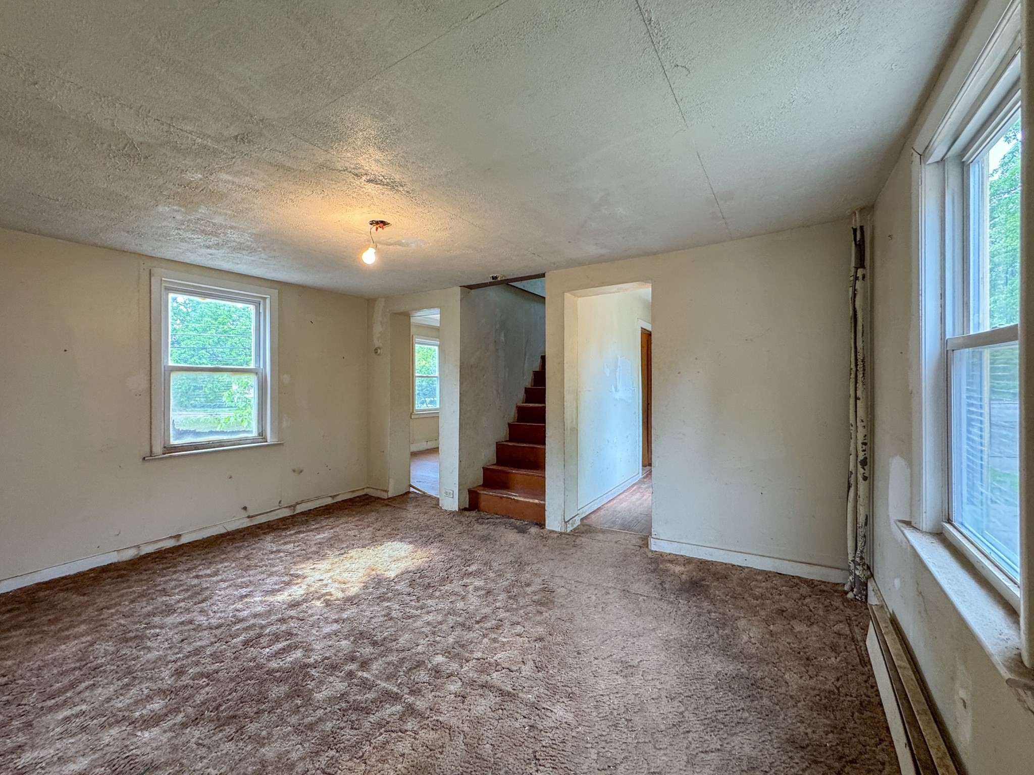 484 S Franklin St Property Photo 6