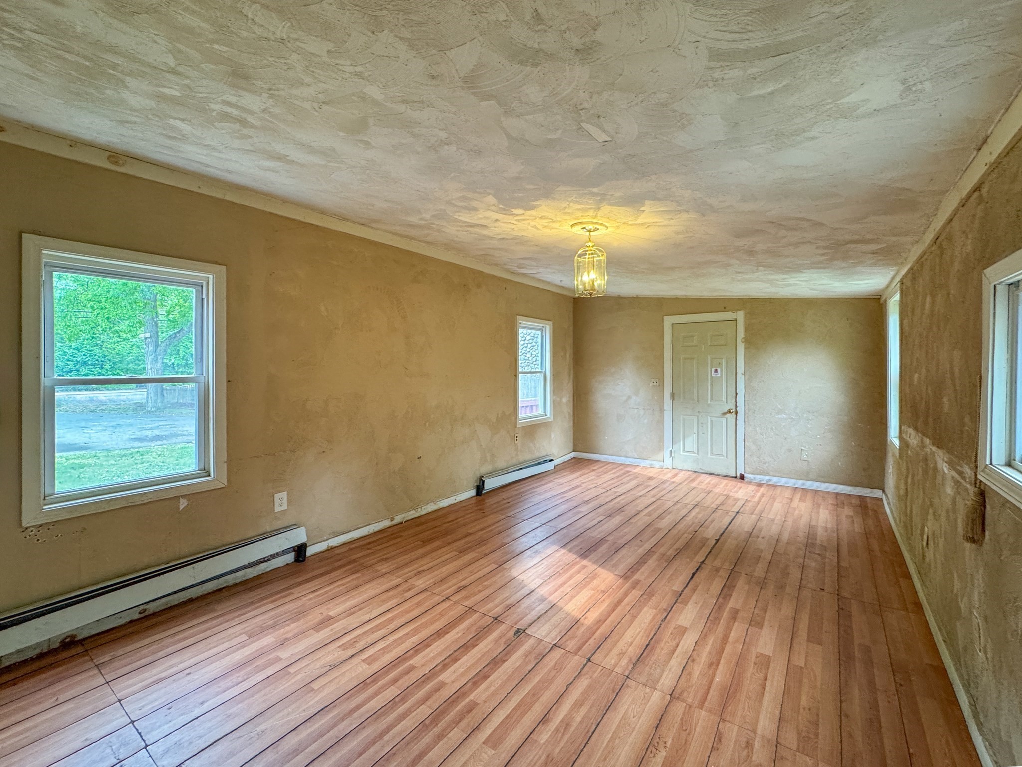 484 S Franklin St Property Photo 12