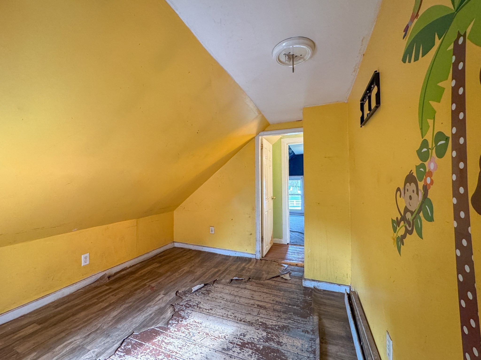 484 S Franklin St Property Photo 25