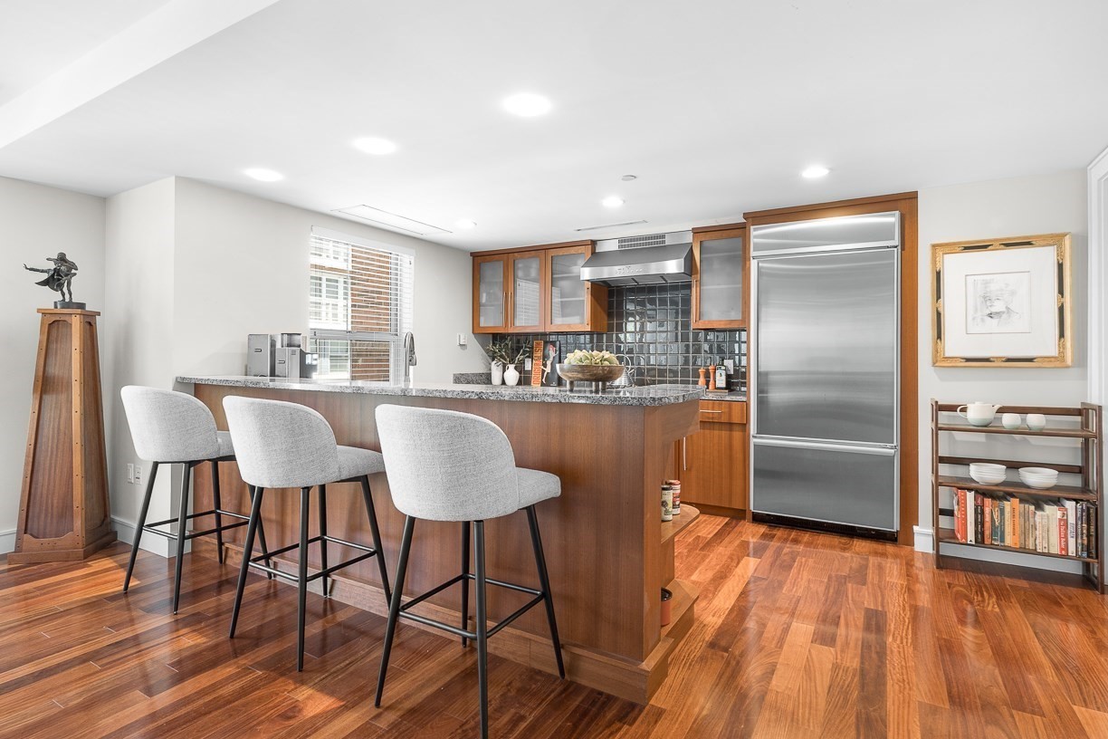 4 Battery Wharf # 4302 Property Photo 5