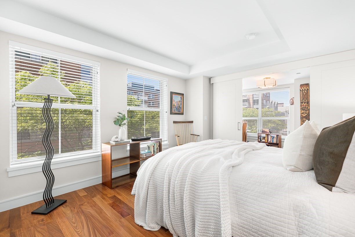 4 Battery Wharf # 4302 Property Photo 10