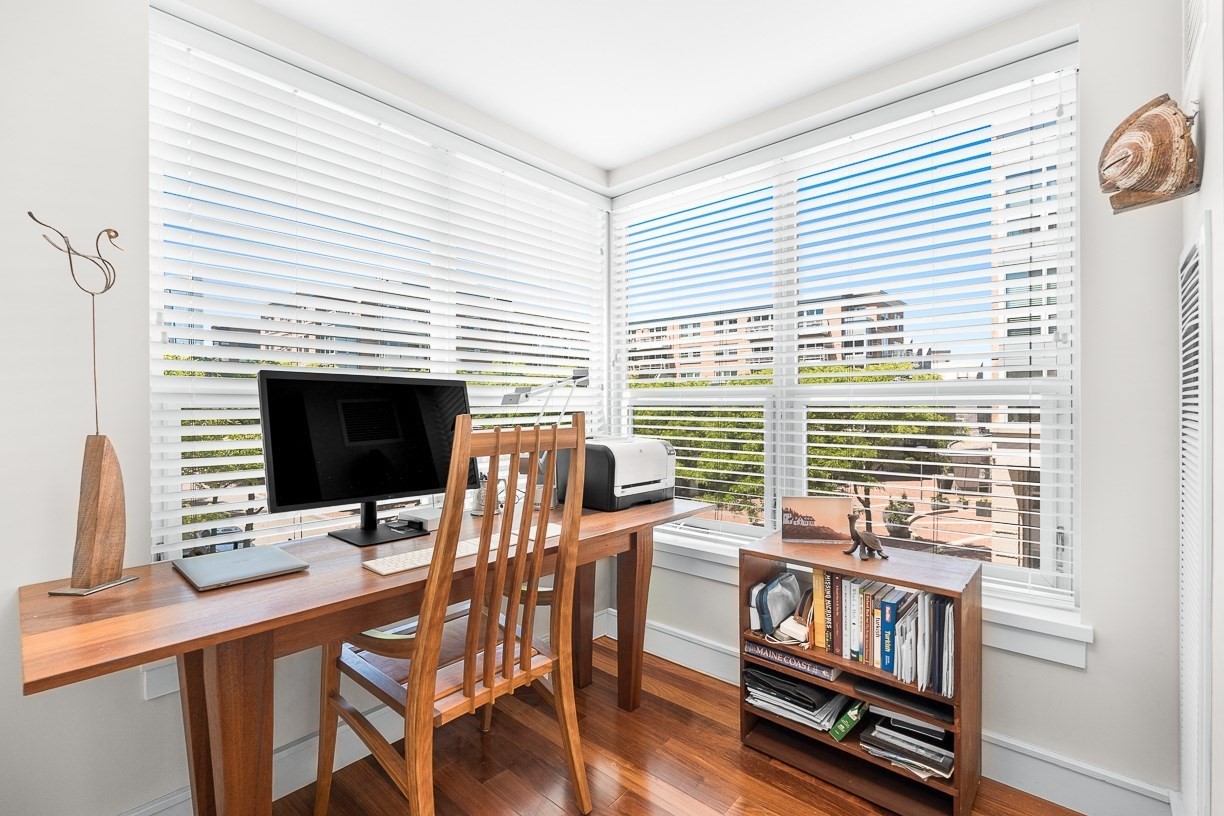 4 Battery Wharf # 4302 Property Photo 11