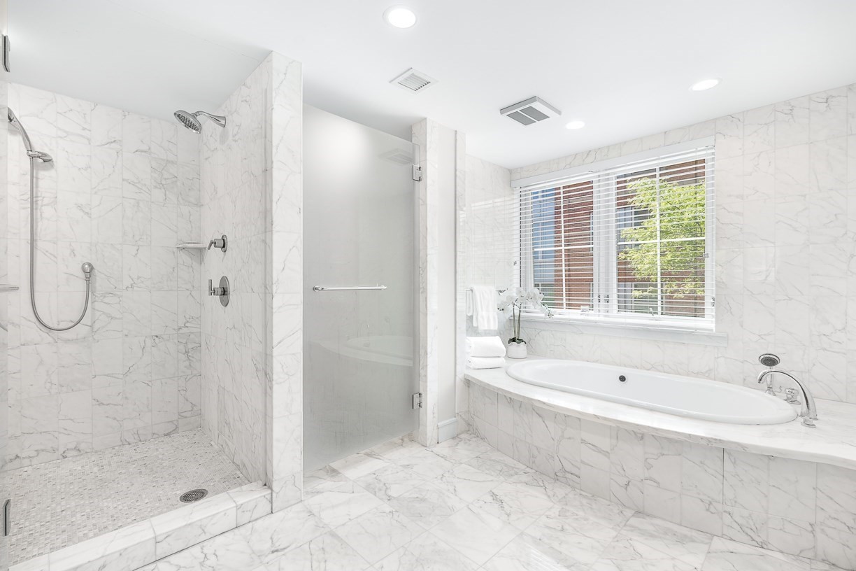 4 Battery Wharf # 4302 Property Photo 13