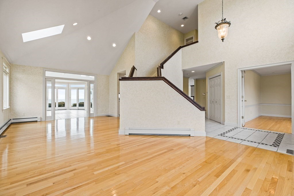 42 Oak Bluff Cir Property Photo 9
