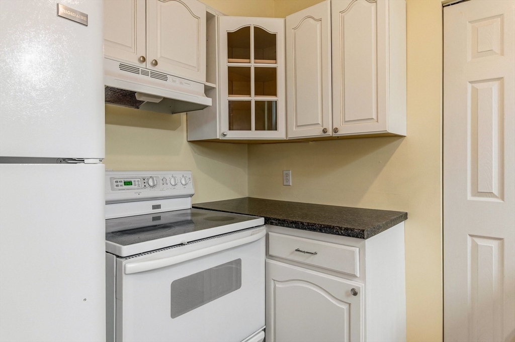 160 Salem Street # 201 Property Photo 16