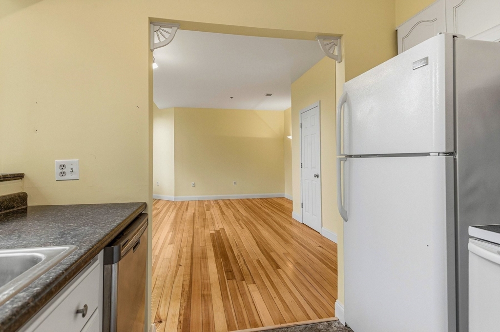 160 Salem Street # 201 Property Photo 17