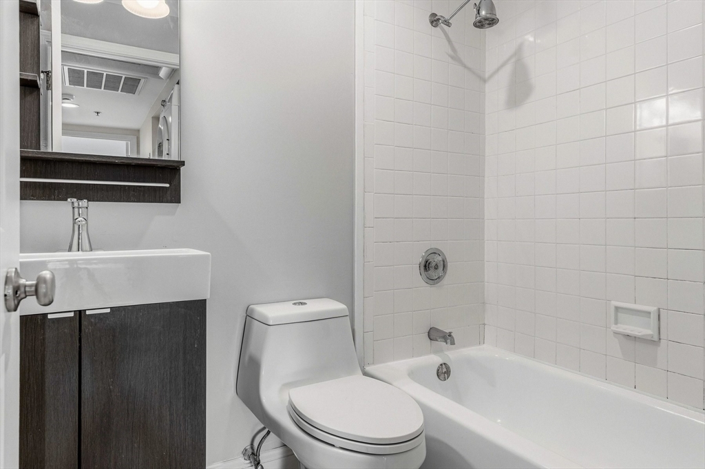 160 Salem Street # 201 Property Photo 24