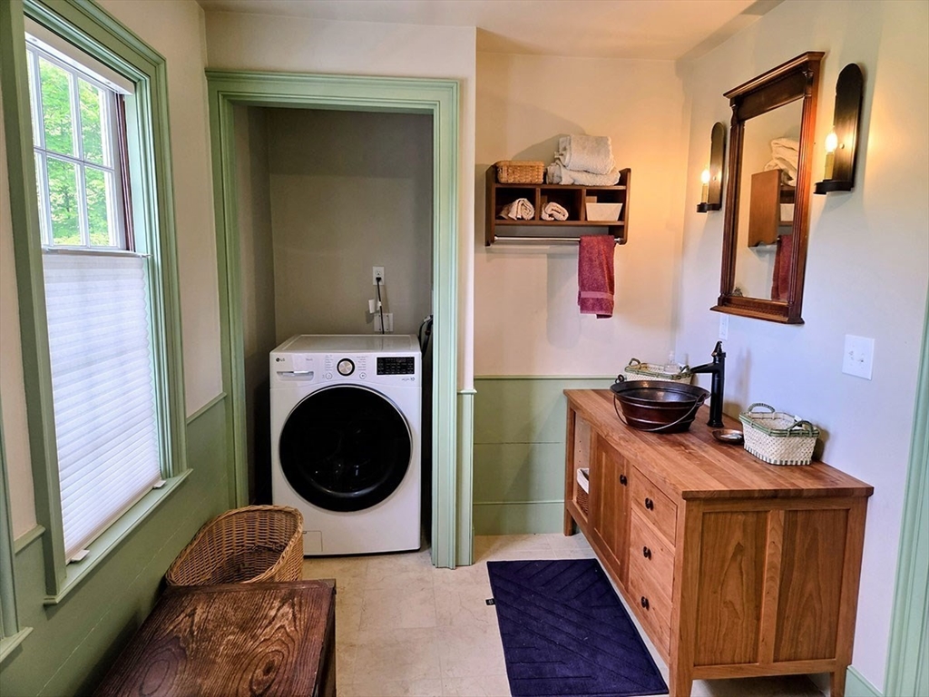 130 West Rd Property Photo 15