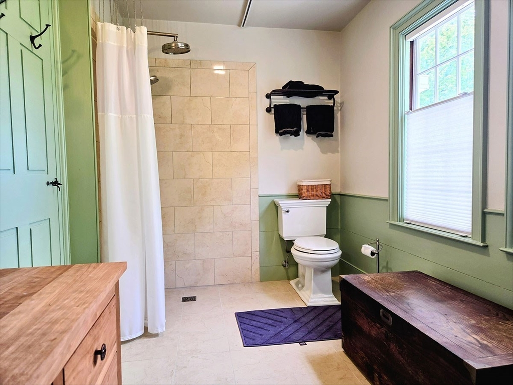 130 West Rd Property Photo 16