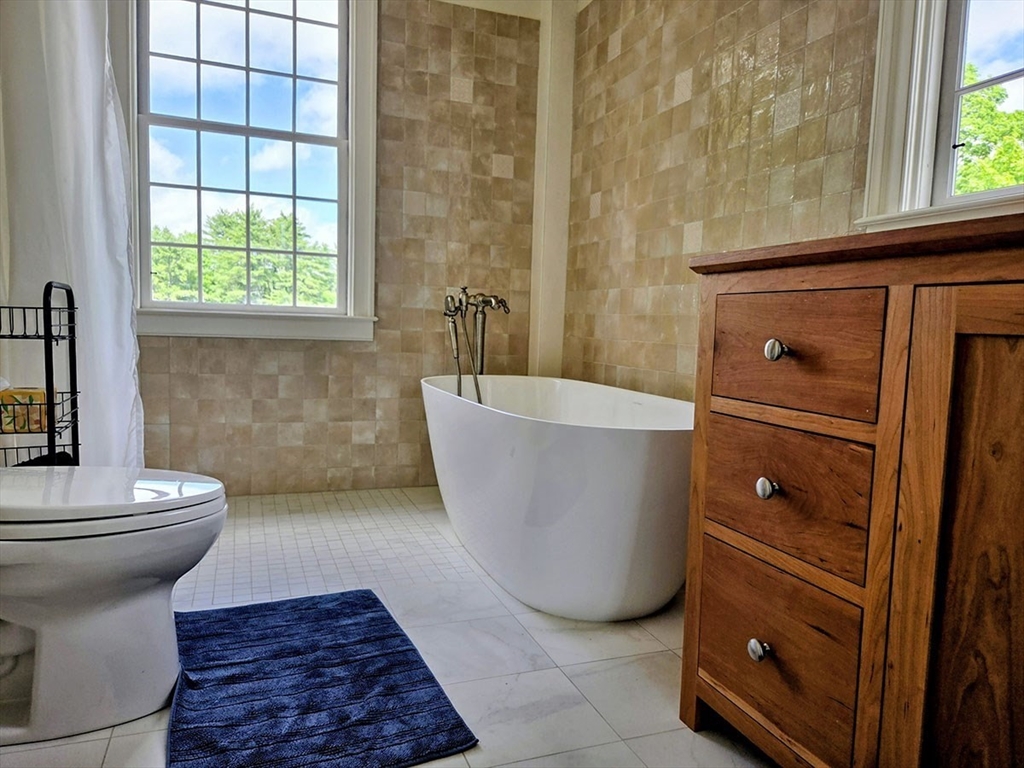 130 West Rd Property Photo 24
