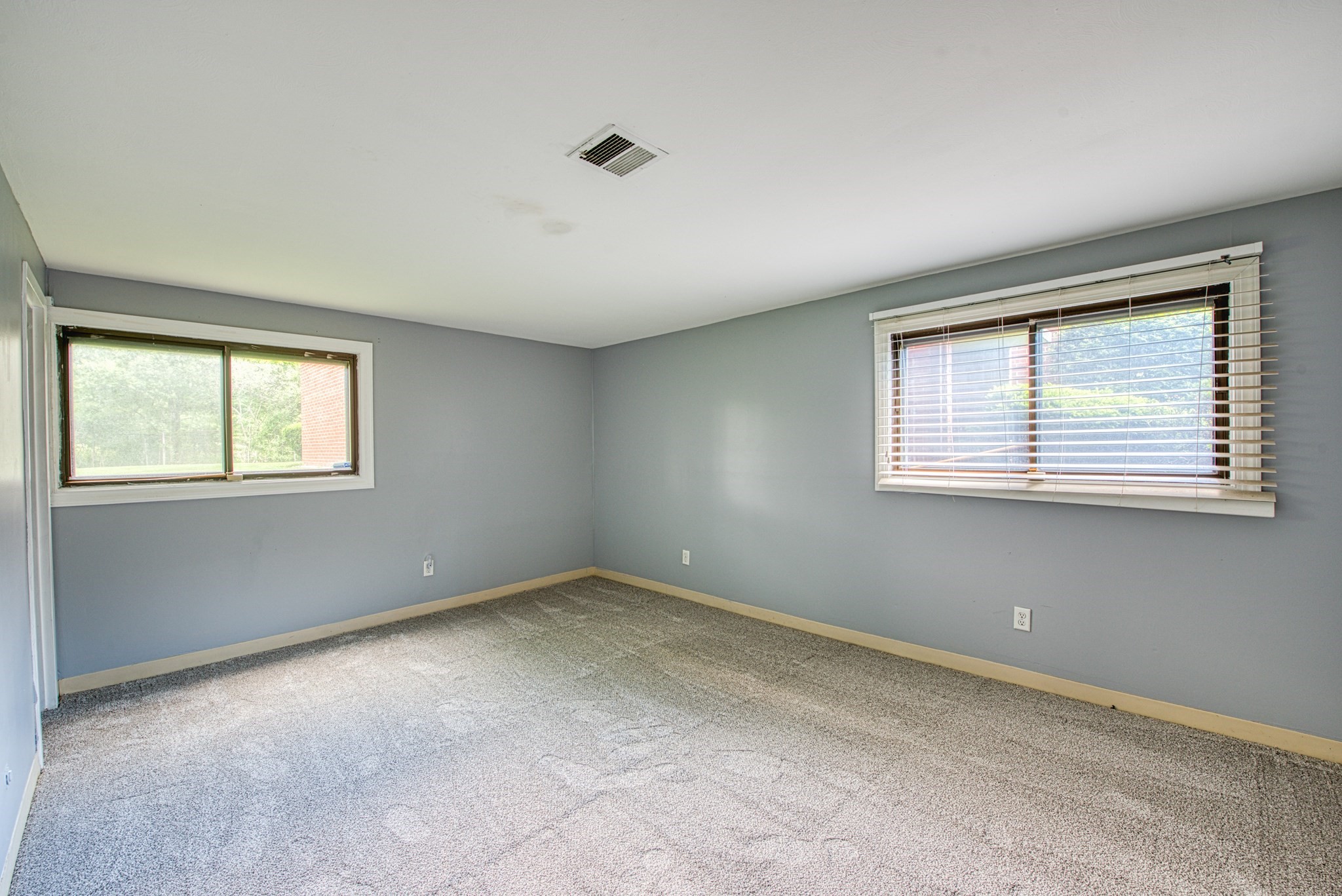 221 Oak St # 15 Property Photo 12