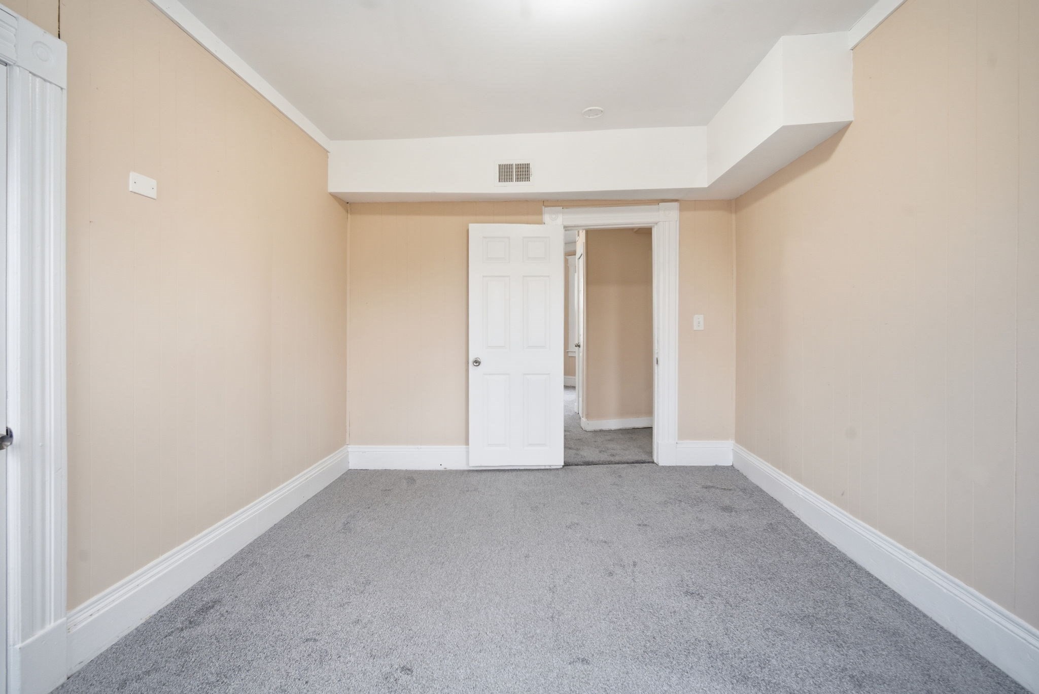 201 Main St Property Photo 9