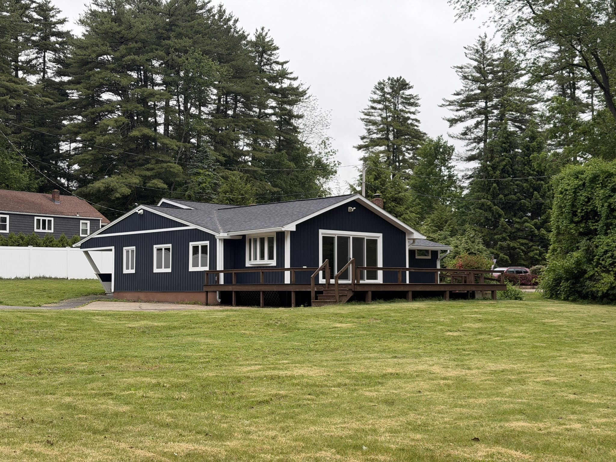 241 Mashapaug Road Property Photo 2