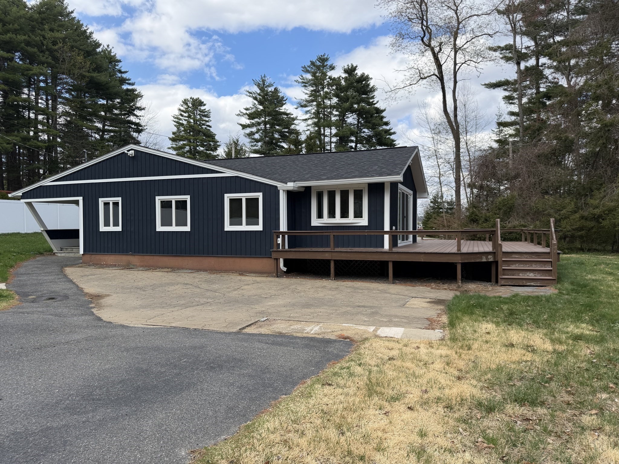 241 Mashapaug Road Property Photo 3