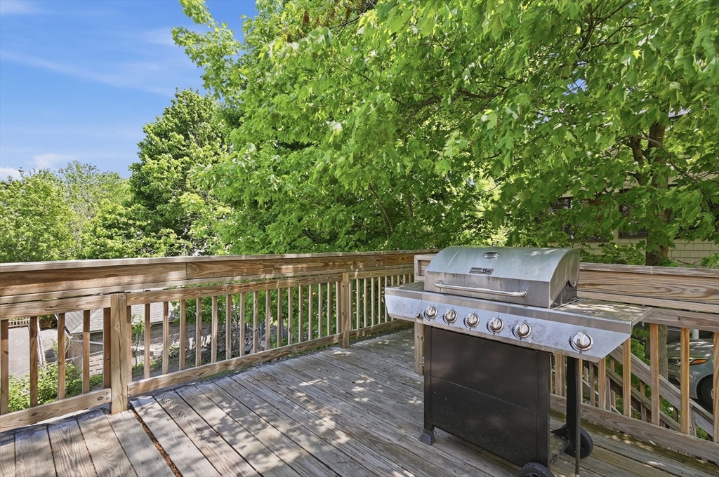 52 Pleasant Street Property Photo 28
