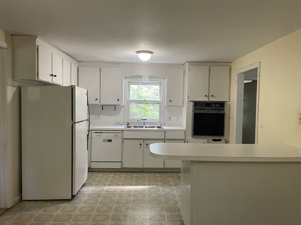 51 Jeffrey Ln Property Photo 14