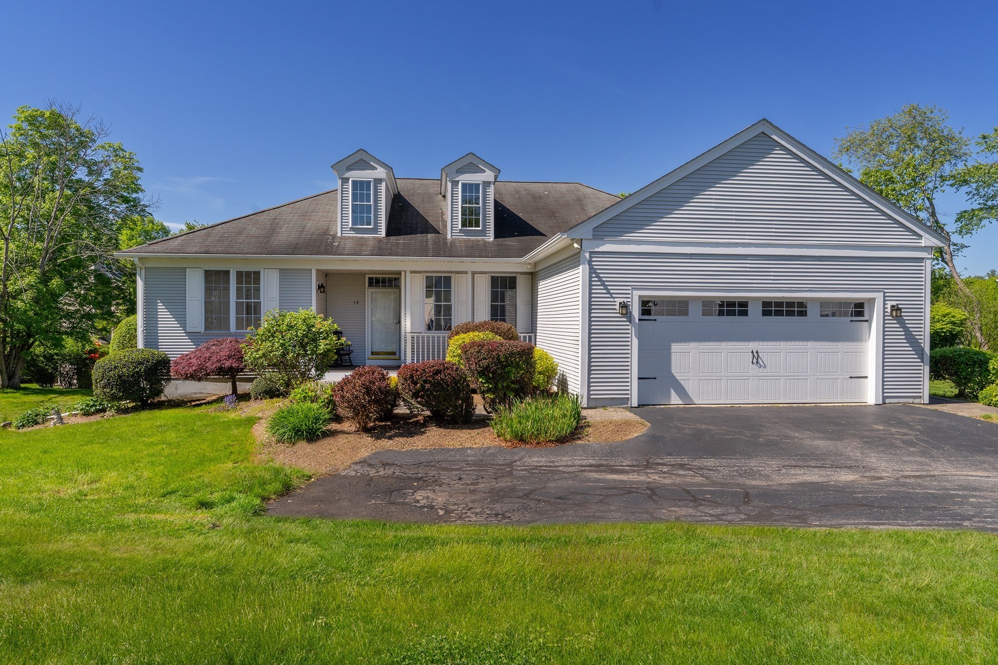 14 Rosewood Drive Property Photo 1