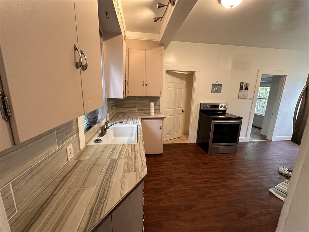 20 Bridge Property Photo 9