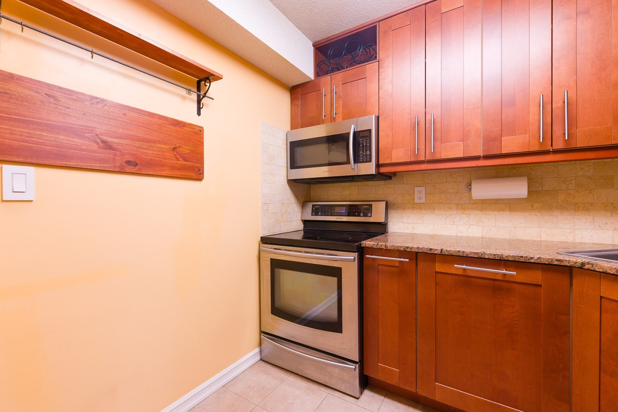 555 Russell St # 65 Property Photo 6