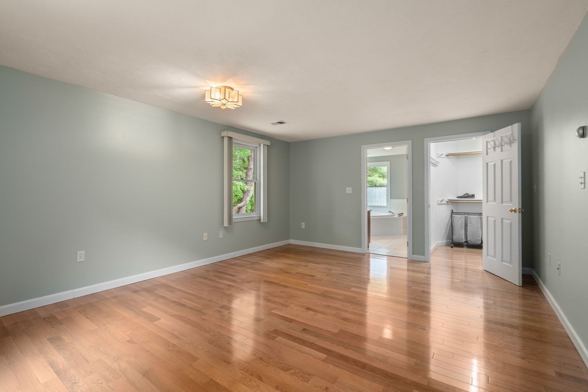 17 Leonard St Property Photo 16