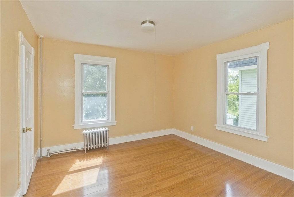 116-118 Massasoit St Property Photo 5