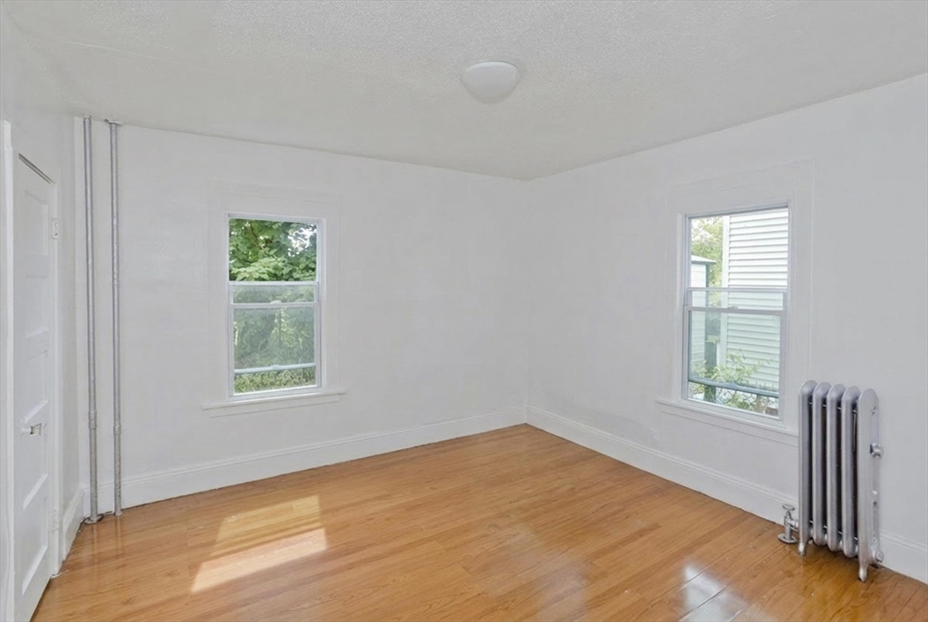 116-118 Massasoit St Property Photo 7