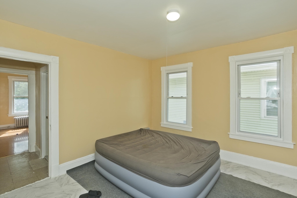 116-118 Massasoit St Property Photo 14